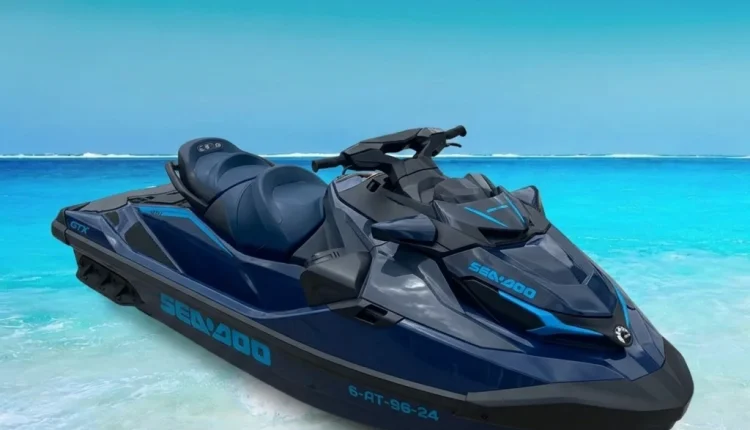 Sea-Doo 300 Jet Ski navegando